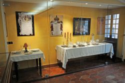 Stoviglie e menu presso il Museo Escoffier a Villeneuve Loubet (Costa Azzurra)