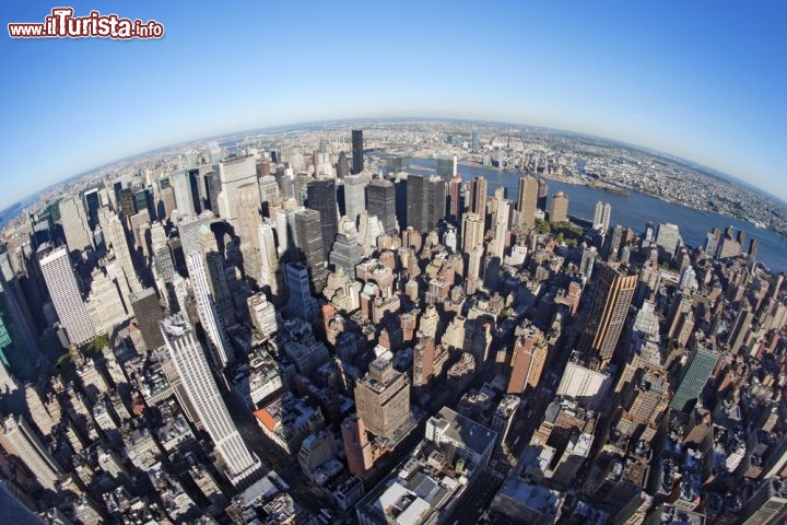 Immagine Manhattan fotografata dalla sommità  dell'Empire State Building  - © Ronald Sumners / Shutterstock.com