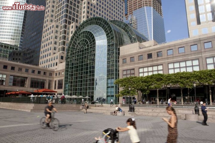 Immagine Brookfield Place e il suo Winter Garden a Lower Manhattan - © NYC & Company / Marley White