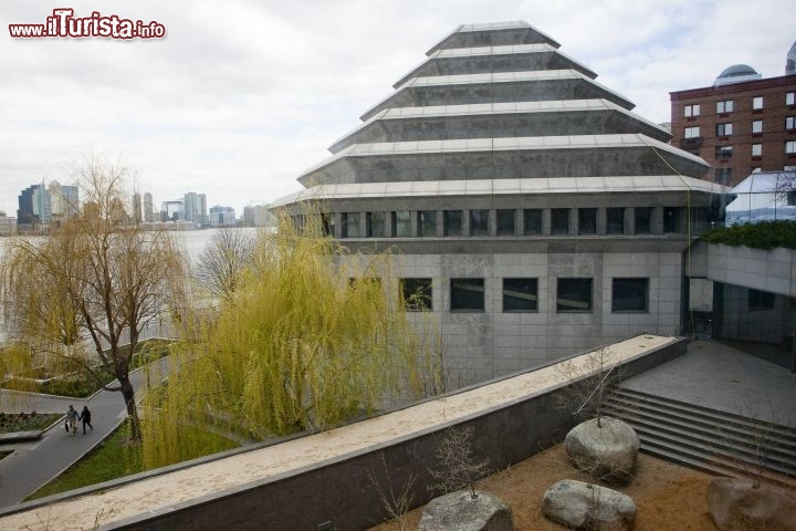 Immagine Museo ebraico: The Museum of Jewish Heritage di New York City  - © NYC & Company / Marley White