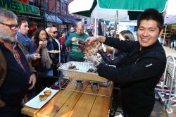 Orchard Street Pickle Festival, ci troviamo nel quartiere di Lower East side a New York - © a katz / Shutterstock.com 