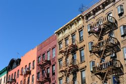 Tipici edifici nel Lower East Side di New York City  - © Sean Pavone / Shutterstock.com