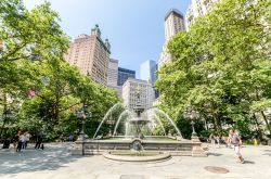 City Hall Park, qui nel 9 luglio 1776 fu letta la Dichiarazione d'Indipendenza a George Washington e al suo esercito - © alexpro9500 / Shutterstock.com