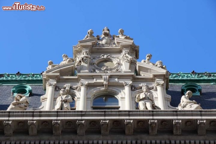 Immagine Sommità del Surrogate's Courthouse anche chiamato Hall of Records a Lower Manhattan New York - © Tupungato / Shutterstock.com