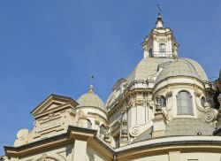 Dettagli esterni della Basilica barocca della Consolata, che si trova nel centro storico di Torino - © skyfish / Shutterstock.com