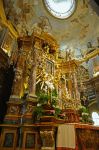 Altare barocco all'interno della "Consolata" la basilica nel centro di Torino - © skyfish / Shutterstock.com 