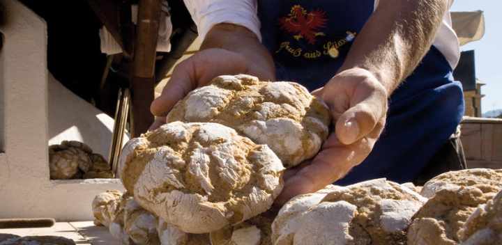 Mercato del Pane e dello Strudel Bressanone