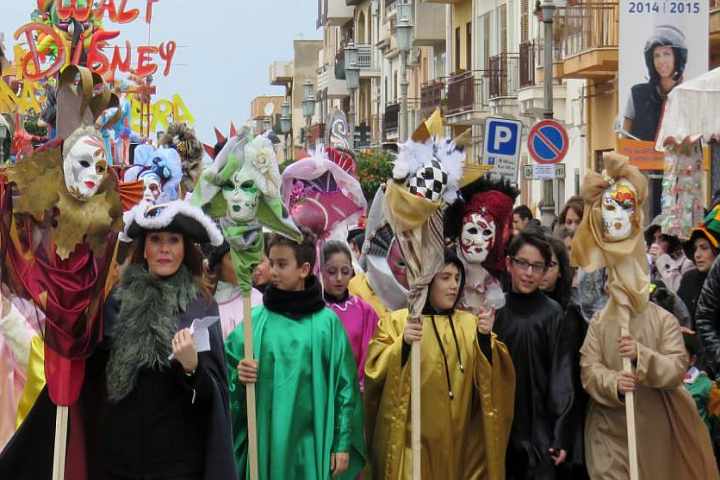 Risultati immagini per immagine di carnevale di misterbianco2019