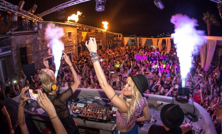 Vita notturna a Mykonos, i luoghi del divertimento: discoteche e night club