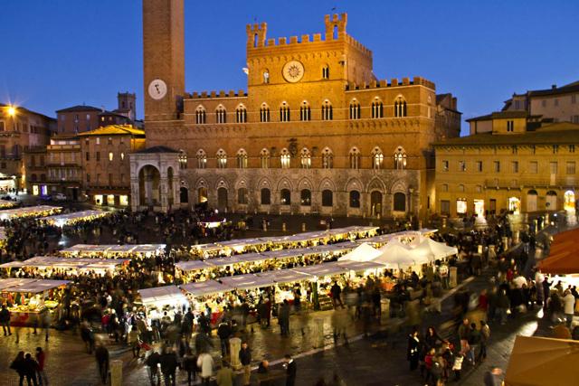 Mercati Natale.I Mercatini Di Natale A Siena Date 2019 E Programma