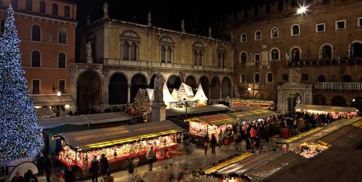 Mercatini Natale Verona.I Mercatini Di Natale A Verona Date 2019 E Programma