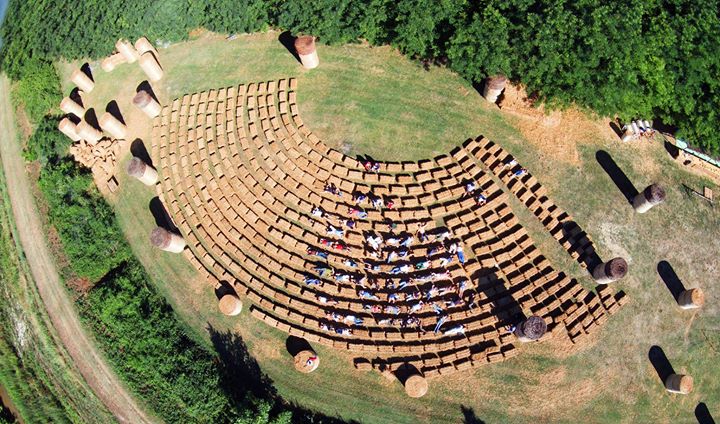 Nell'Arena delle balle di paglia Cotignola