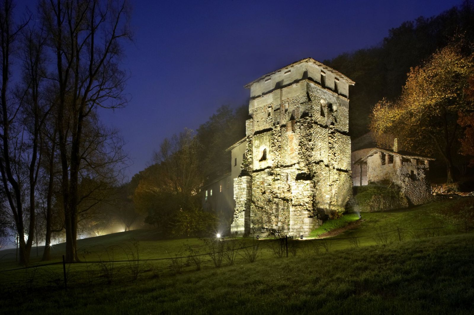 10-Monastero-di-Torba-Foto-di-Roberto-Luisi©-FAI-Fondo-Ambiente-Italiano_b