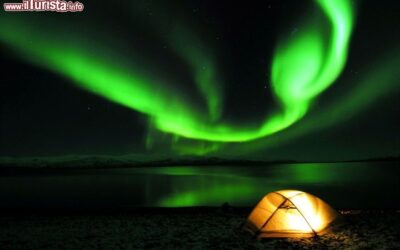 Abisko aurora dalla tenda Lapponia Svezia 158503961 Aurora borealenella Lapponia Svedese vicino ad Abisko