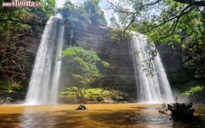 Boti_Falls_cascate_Koforidua_Ghana_241332973