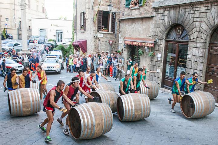 Il Bravìo delle Botti a Montepulciano