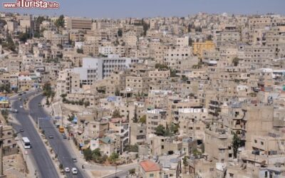 Centro_Amman_Giordania_visto_dalla_Cittadella_47436871