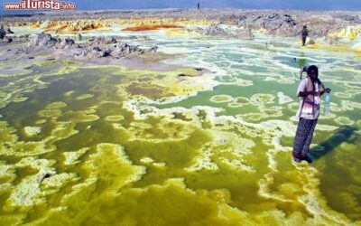 Dallol-in-Dacalia-Etiopia-con-le-colorate-croste-di-sale