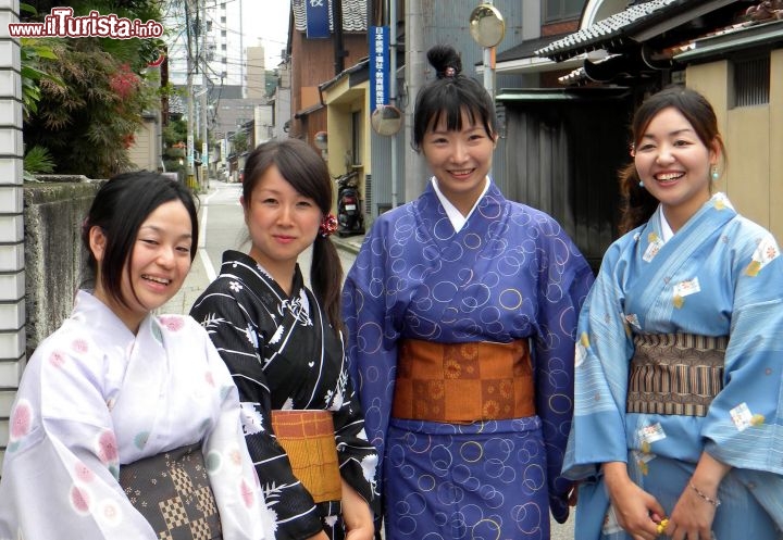 Donne-giapponesi-kimono-3