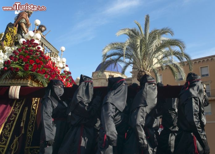 Settimana Santa in Spagna la processione a Elchie nella Regione di Valencia
