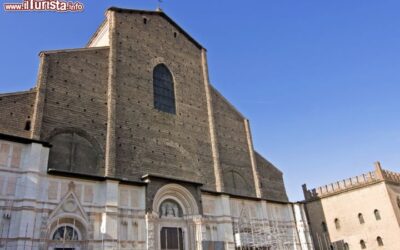 Facciata_basilica_San_PetronioBologna_191001605