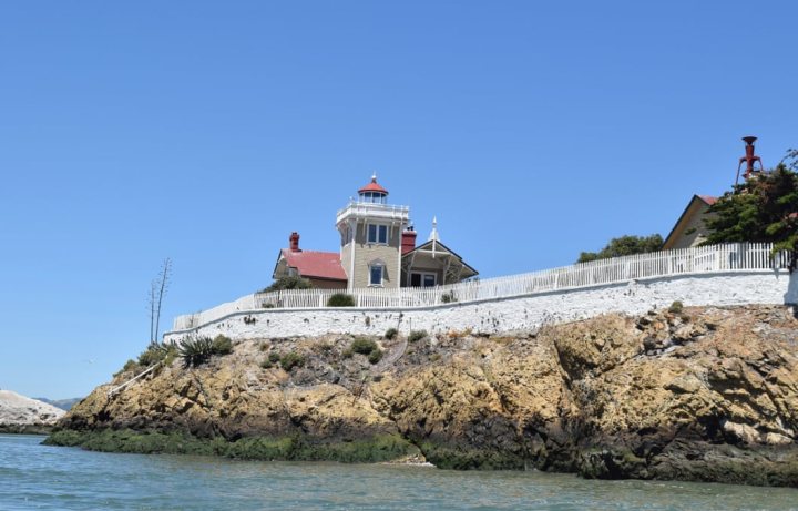 Faro_isola_California