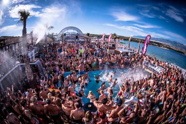 Vita notturna a Pag, i luoghi del divertimento nell’isola croata