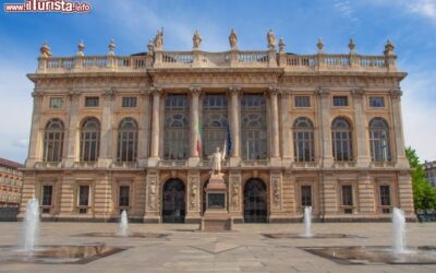 La_facciata_monumentale_di_Palazzo_Madama_a_Torino_opera_dello_Juvarra_154022051