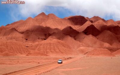 Montagne_nord_Argentina_Deserto_Rosso_rocce_colorate-1