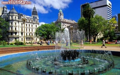 Plaza_de_Mayo_Buenos_Aires