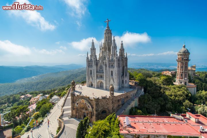 Tibidabo: la collina più grande di Barcellona, il suo parco e le altre attrazioni