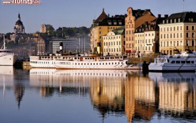Skeppsbron_il_molo_di_Stoccolma_Svezia