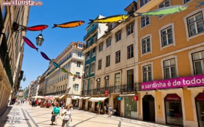Striscioni_con_sardine_festa_Sant_Antonio_Lisbona_149208764
