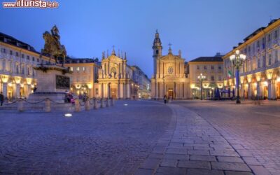 Tramonto_tra_gli_edifici_barocchi_di_Piazza_San_Carlo_Torino_76711531