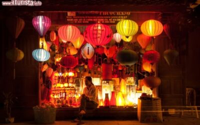 Vietnam_lanterne_di_seta_Hoi_An_127177361