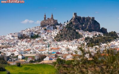andalusia_spagna_uno_dei_borghi_bianchi_olvera_si_trova_nella_provincia_di_cadice-11