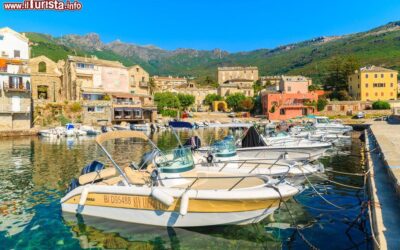 barche_ormeggiate_al_porto_di_erbalunga_corsica_francia