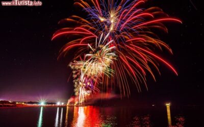 beach_on_fire_i_fuochi_artificiali_a_cavallino_treporti_in_veneto