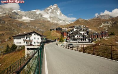 breuil-cervinia_valle_d_aosta_sullo_sfondo_il_monte_cervino
