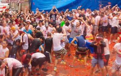 bunol_spagna_tomatina_battaglia_dei_pomodori_festa