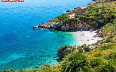cala_tonnarella_dell_uzzo_la_prima_spiaggia_dello_zingaro
