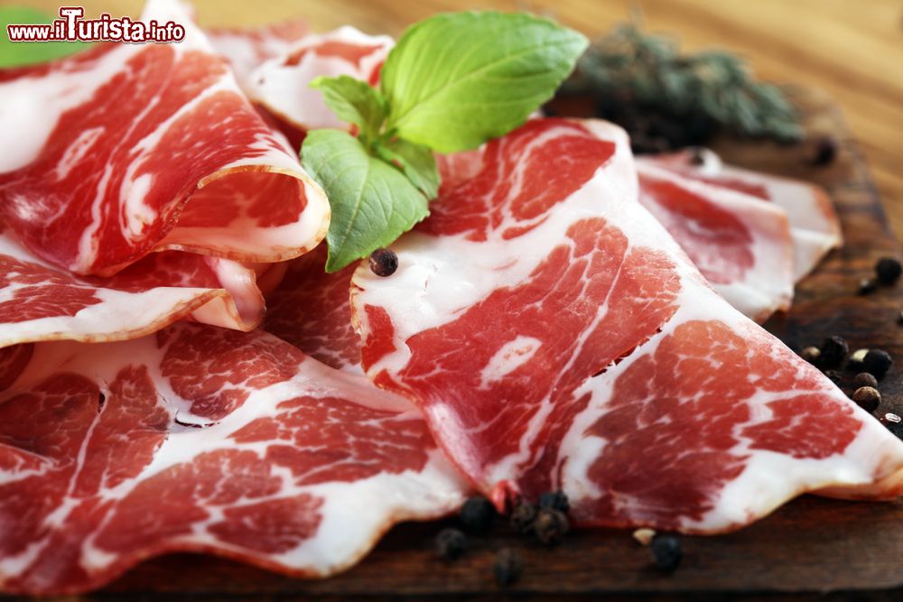 carpaneto_emilia-romagna_la_festa_della_coppa_piacentina_dop