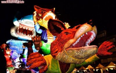 carro_allegorico_al_carnevale_di_striano_in_campania