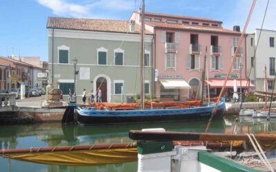 casa_moretti_e_porto_canale_di_cesenatico_in_romagna