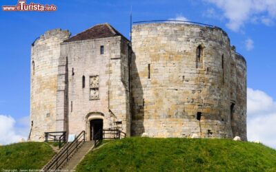 clifford_tower_castello_di_york