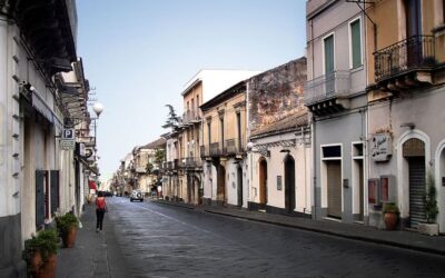 corso_italia_in_centro_a_giarre_in_sicilia