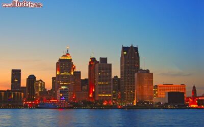 detroit_al_tramonto_skyline_della_city