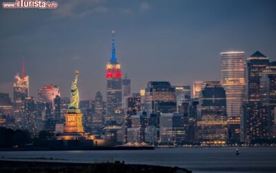 empire_state_building_statua_liberta_al_tramonto