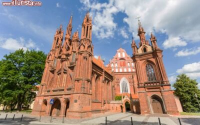 facciata_chiesa_sant_anna_vilnius