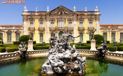 fontana_di_nettuno_e_palazzo_nazionale_di_queluz_in_portogallo